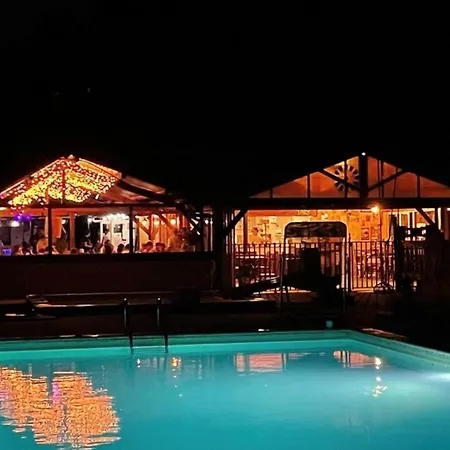Chalet, Animaux Admis - 6 Pers. - Api-1-52-2454 * Arras-sur-Rhone